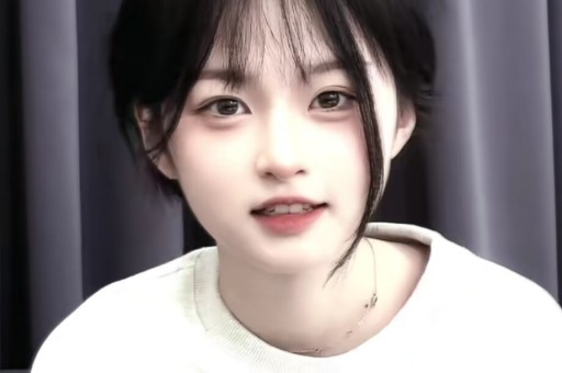 离婚仅半年网红猴哥新恋情曝光！上海街头亲密照流出颜值身材不输前妻何钰欣