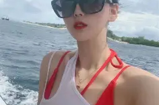 李小冉一波未平一波又起！向太9字力挺才明白她和王菲是一类人
